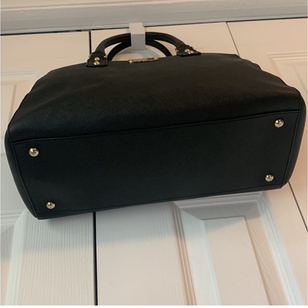 Michael Kors Black Saffiano Leather Large Zip Around Satchel w/Gold Hardware - Picture 4 of 15